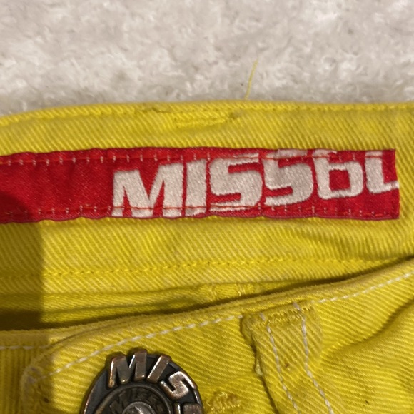 Nice  shorts - Picture 2 of 3